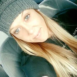 Meet your Posher, Cortni